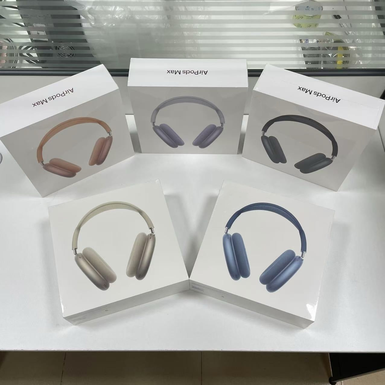 Apple AirPods maxs